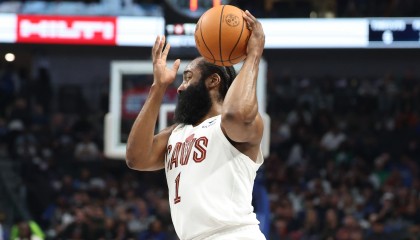 世界杯客户端升级说明-拖布谈哈登：他能看到场上的一切 基本就是把分直接送到你手里