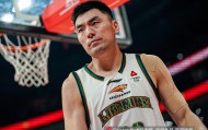 世界杯官方正版客户端下载-郭艾伦：李晓旭在场上的拼劲值得大部分球员学习 他是真正的热爱