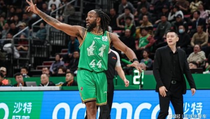 30分惨败后再狂输16分！辽篮赛后疑似内讧：杨鸣离下课不远了？